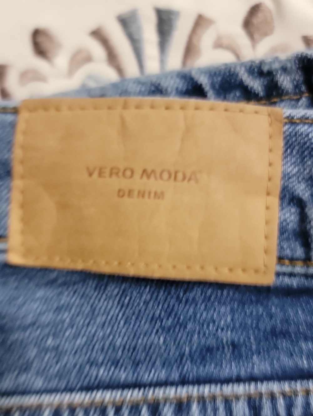Vero Moda Women’s Straight Leg Denim Jeans in Medium Blue with Tan Patch